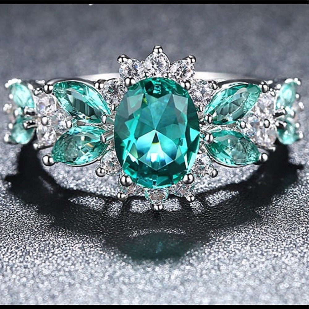 🎁💍 Green Stone White Gold Women’s Ring💍🎁❗️❗️❗️